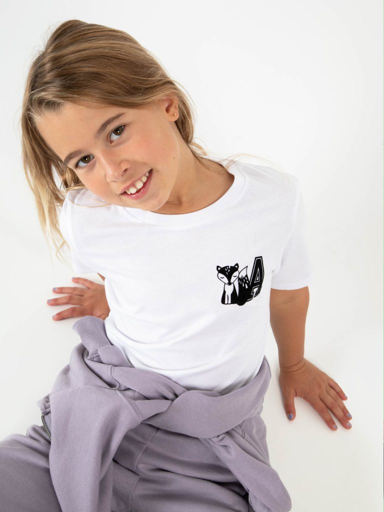 camiseta niño con inicial zorro